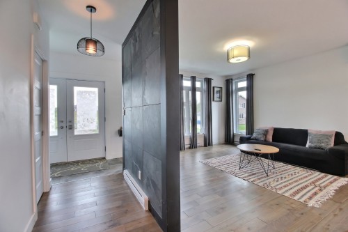 Mud Room - 742 Av. Terry-Fox, Rouyn-Noranda, QC 