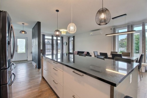 Kitchen - 742 Av. Terry-Fox, Rouyn-Noranda, QC 