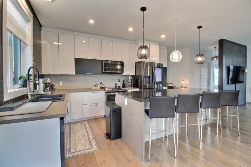 Kitchen - 742 Av. Terry-Fox, Rouyn-Noranda, QC 