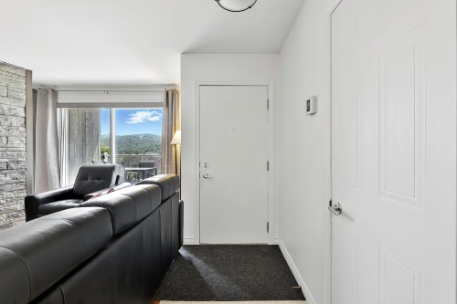 Hall d'entrée/Vestibule - A-775 Rue Principale, Saint-Sauveur, QC 
