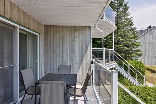 Balcon - A-775 Rue Principale, Saint-Sauveur, QC 