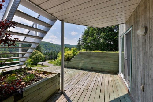 Terrasse - A-775 Rue Principale, Saint-Sauveur, QC 
