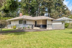 4047 Haro Rd Saanich, BC V8N 4B3