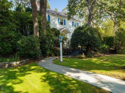 1310 Rockland Ave  Victoria, BC V8S 1V5