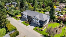 #4-3333 Henderson Rd  Oak Bay, BC V8Z 3P3