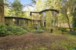 3383 Lakeridge Pl Highlands, BC V9E 1C8