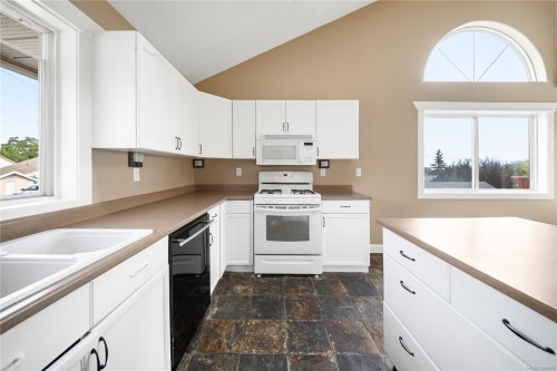 9815 Cedar St, Chemainus, BC 