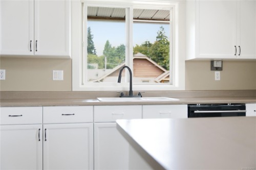 9815 Cedar St, Chemainus, BC 