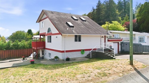 9815 Cedar St, Chemainus, BC 