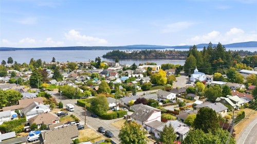 9815 Cedar St, Chemainus, BC 