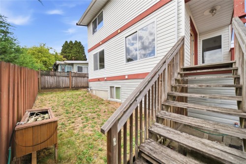 9815 Cedar St, Chemainus, BC 