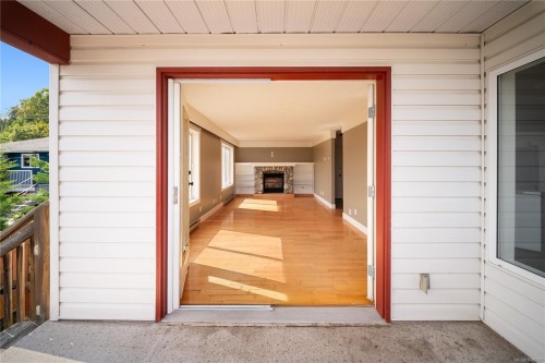 9815 Cedar St, Chemainus, BC 