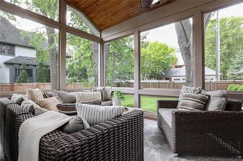 105 Ash St, Winnipeg, MB 