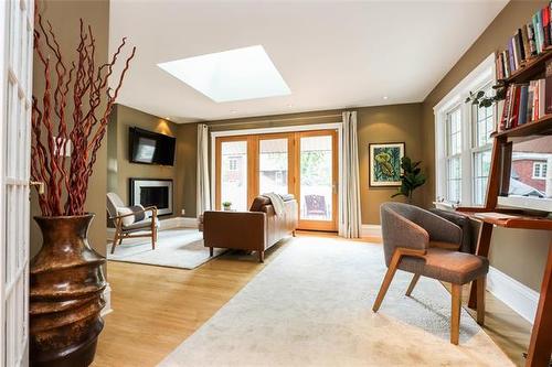 105 Ash St, Winnipeg, MB 