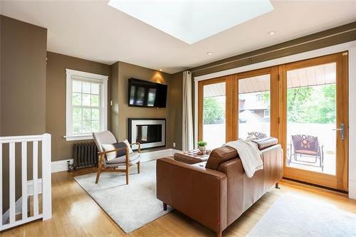 105 Ash St, Winnipeg, MB 