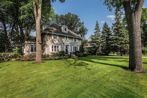 105 Ash St, Winnipeg, MB 