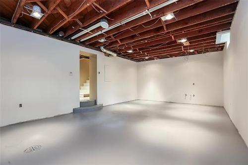 105 Ash St, Winnipeg, MB 