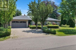 5 BLAIR ATHOL CRESCENT  Toronto, ON M9A 1X6