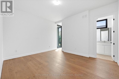 Second Bedroom with a Private Three-Piece Ensuite - 36 Windemere Road, Hamilton, ON 