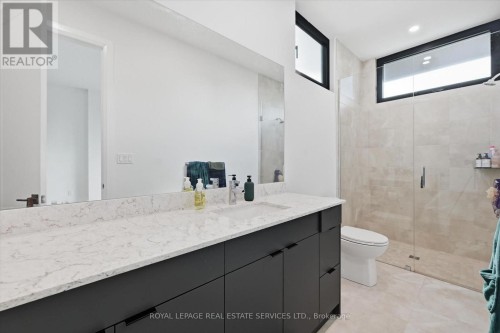Private Three-Piece Ensuite to Fourth Bedroom - 36 Windemere Road, Hamilton, ON 