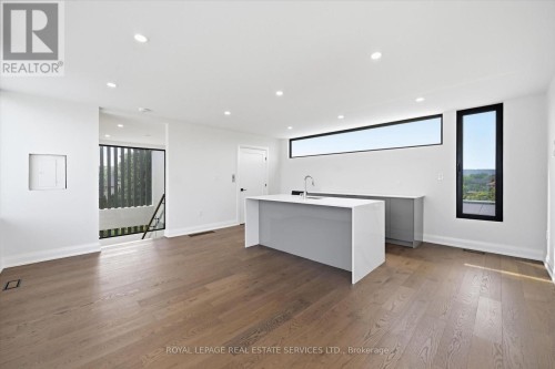 Loft w/Kitchenette & Rooftop Terrace w/Lake Views - 36 Windemere Road, Hamilton, ON 