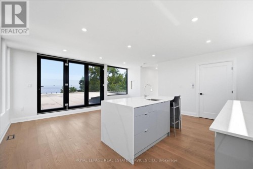 Loft w/Kitchenette & Rooftop Terrace w/Lake Views - 36 Windemere Road, Hamilton, ON 
