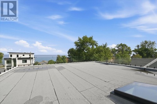 Spectacular Rooftop Terrace Overlooking the Lake - 36 Windemere Road, Hamilton, ON 