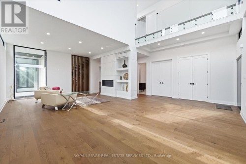 Versatile Living & Dining Area with Gas Fireplace - 36 Windemere Road, Hamilton, ON 