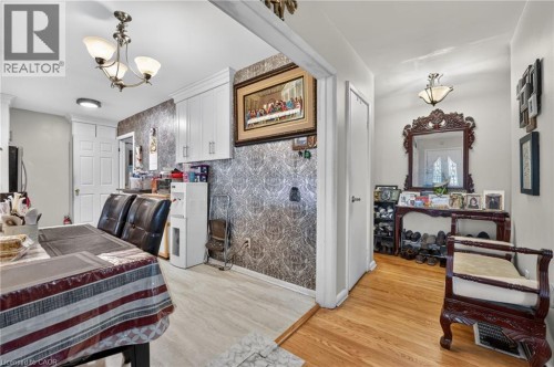 121 Panin Road, Burlington, ON 