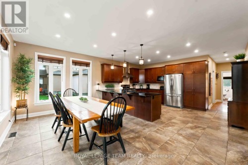 1801 Cedarlakes Way, Ottawa, ON 