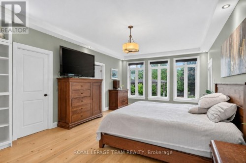 1801 Cedarlakes Way, Ottawa, ON 