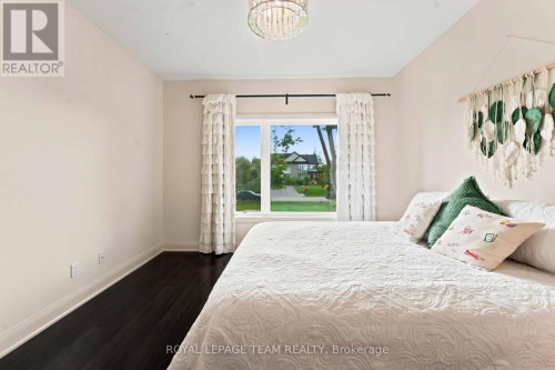 1801 Cedarlakes Way, Ottawa, ON 