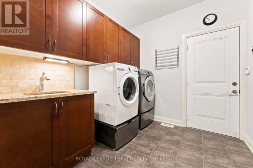 1801 Cedarlakes Way, Ottawa, ON 