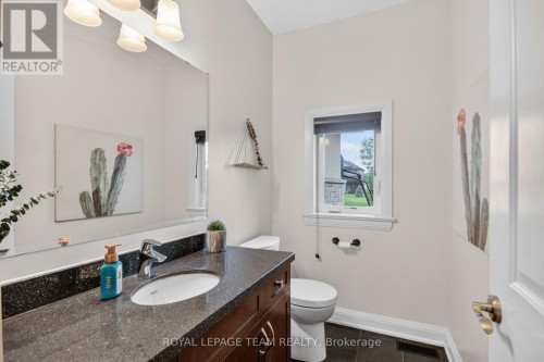 1801 Cedarlakes Way, Ottawa, ON 