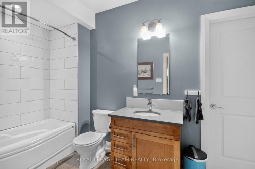 1801 Cedarlakes Way, Ottawa, ON 