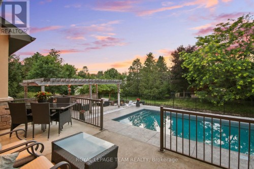 1801 Cedarlakes Way, Ottawa, ON 