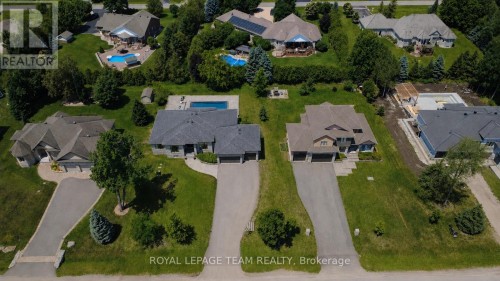 1801 Cedarlakes Way, Ottawa, ON 