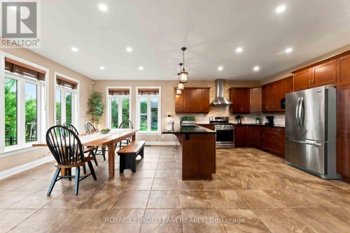 1801 Cedarlakes Way, Ottawa, ON 