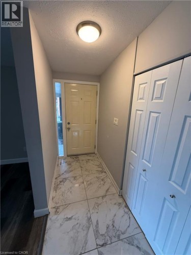 63 SANATORIUM Road Unit# UPPER LEVEL , Hamilton, Ontario L9C 1Y4 3