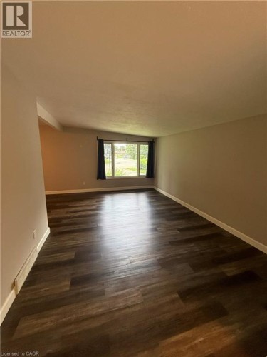 63 SANATORIUM Road Unit# UPPER LEVEL , Hamilton, Ontario L9C 1Y4 5