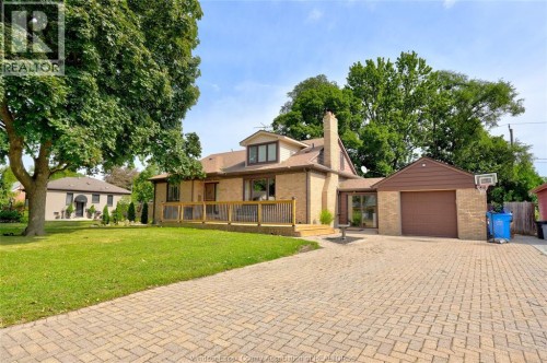 2574 BUCKINGHAM  Windsor, ON N8T 2B6