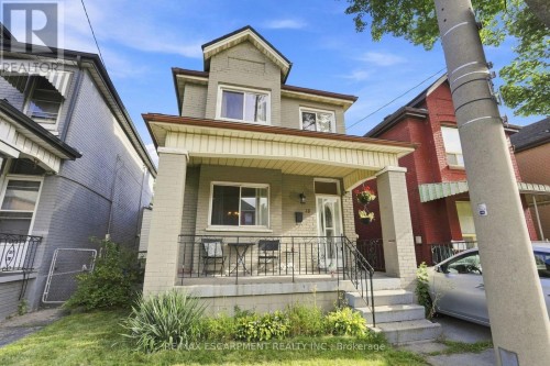 UPPER - 15 CLINTON STREET , Hamilton, Ontario L8L 3J7 2