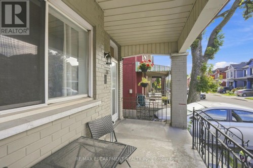 UPPER - 15 CLINTON STREET , Hamilton, Ontario L8L 3J7 3