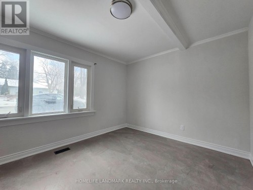 SIDE UNIT (FACING NORTH) - 18852 LESLIE STREET , East Gwillimbury, Ontario L0G 1V0 4