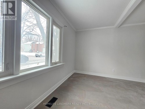 SIDE UNIT (FACING NORTH) - 18852 LESLIE STREET , East Gwillimbury, Ontario L0G 1V0 5