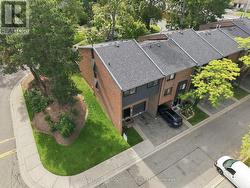 17 - 20 MINEOLA ROAD Mississauga, ON L5G 4N9