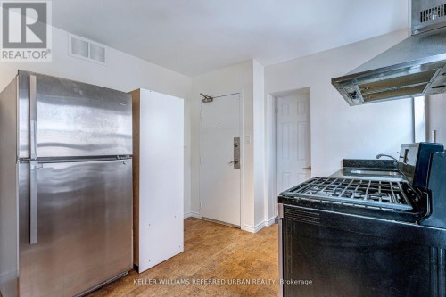 2 - 2976 LAKE SHORE BOULEVARD W , Toronto, Ontario M8V 1J9 4