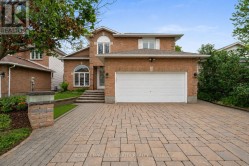 3 NAKOTA WAY  Ottawa, ON K2J 4E9