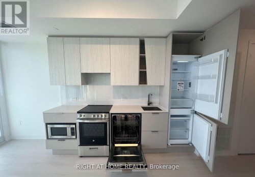 2507 - 3900 CONFEDERATION PARKWAY , Mississauga, Ontario L5B 0M3 5