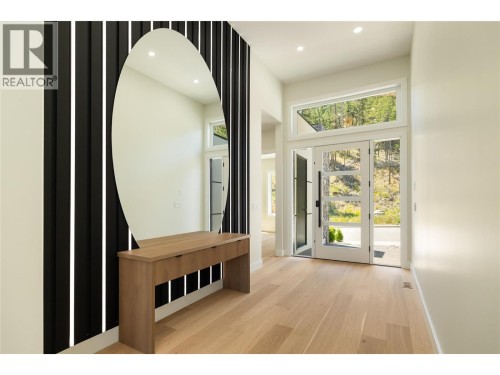 Spacious and Bright front entry - 979 Loseth Drive, Kelowna, BC 